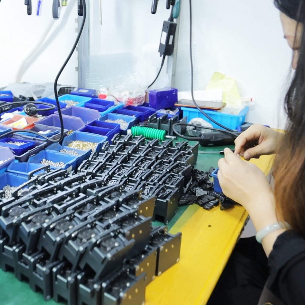 fiber cleaver distributor